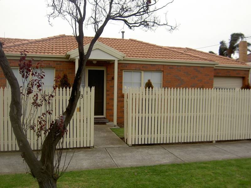 43 BARKLY STREET, Mordialloc VIC 3195