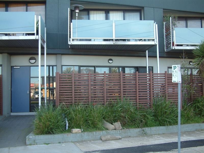 10/555 MAIN STREET, Mordialloc VIC 3195