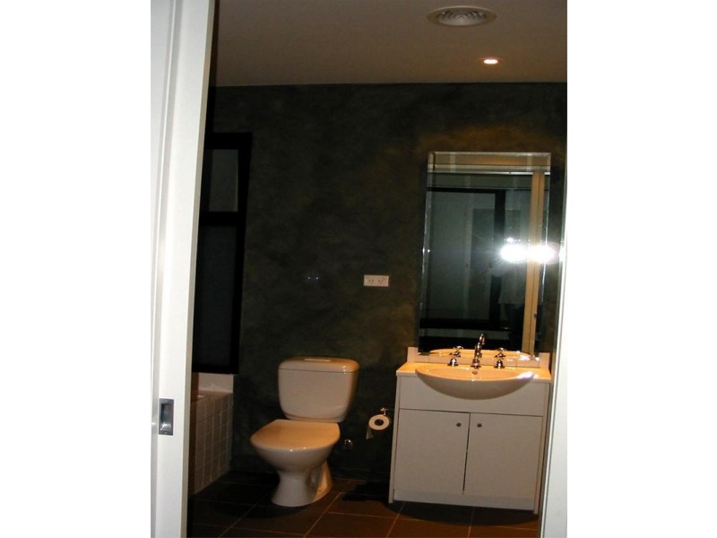 10/555 MAIN STREET, Mordialloc VIC 3195