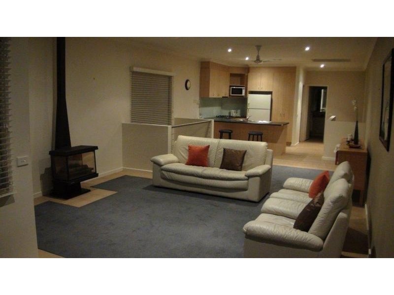 7 ABBEY LANE, Edithvale VIC 3196