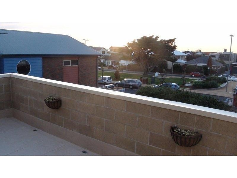 7 ABBEY LANE, Edithvale VIC 3196