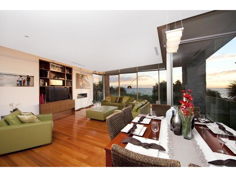 4 TITREE GROVE, Bonbeach VIC 3196