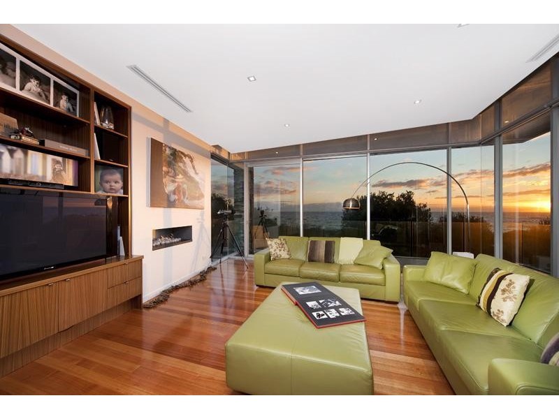 4 TITREE GROVE, Bonbeach VIC 3196