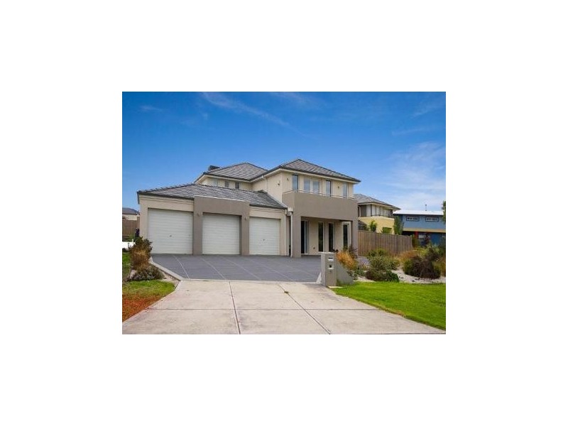 5 LAKE KING CIRCLE, Waterways VIC 3195