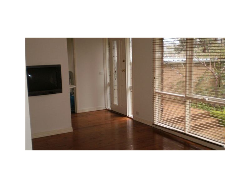 8 JINDALEE COURT, Frankston VIC 3199