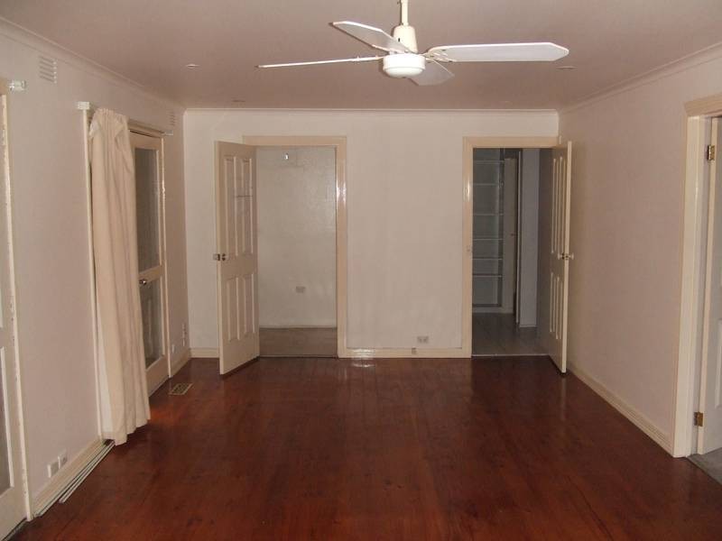 8 JINDALEE COURT, Frankston VIC 3199