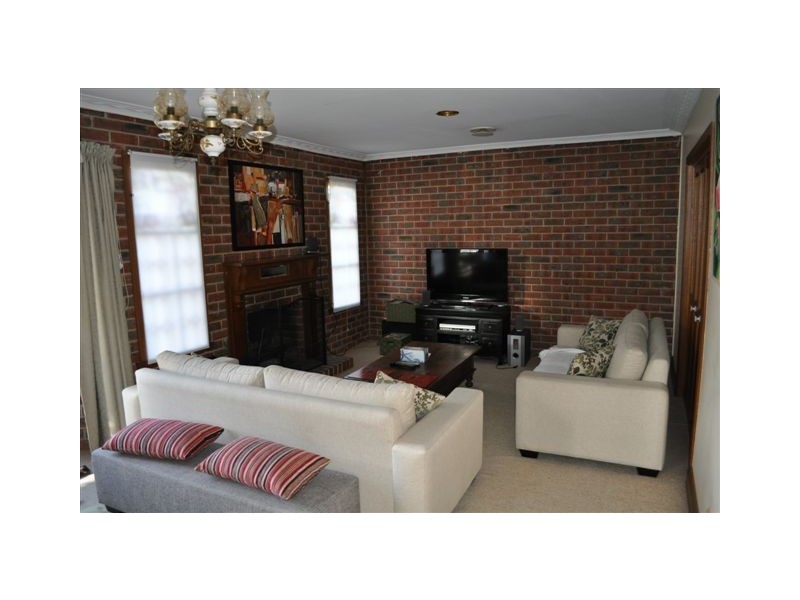 3 VICTOR AVENUE, Cheltenham VIC 3192