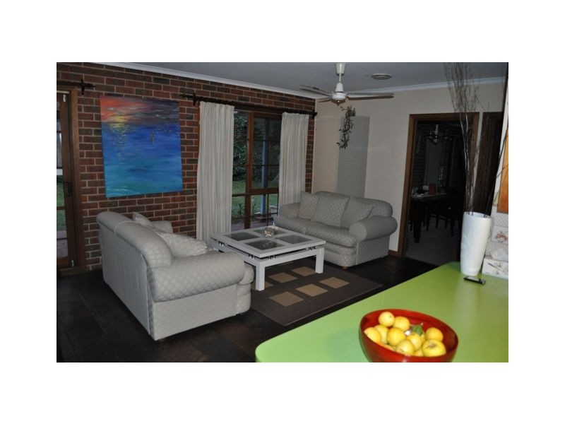 3 VICTOR AVENUE, Cheltenham VIC 3192