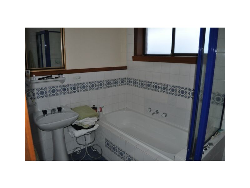 3 VICTOR AVENUE, Cheltenham VIC 3192