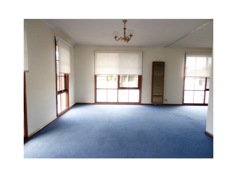 9 CHUTE STREET, Mordialloc VIC 3195