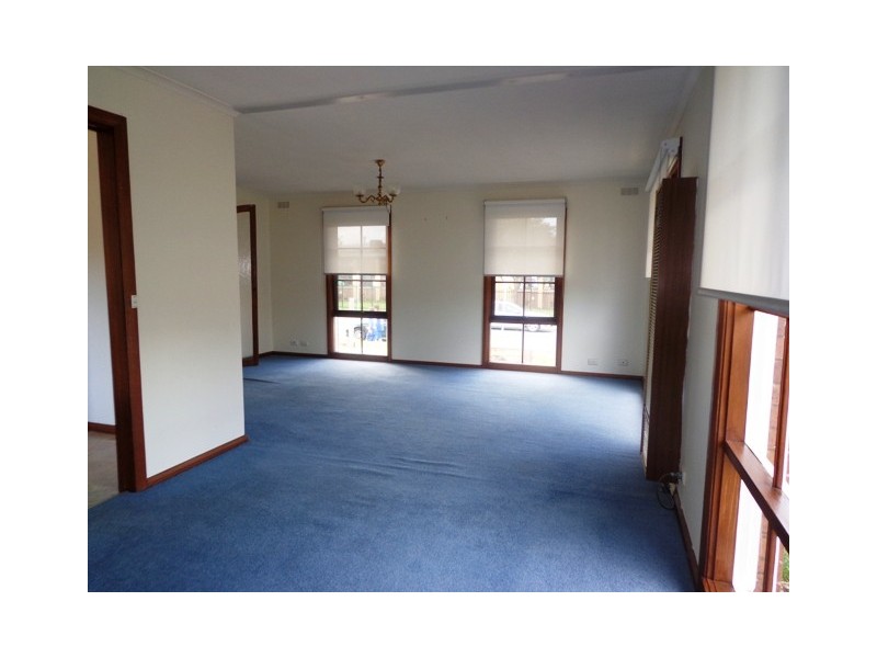 9 CHUTE STREET, Mordialloc VIC 3195