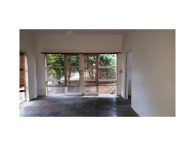 1A WARATAH AVENUE, Mordialloc VIC 3195