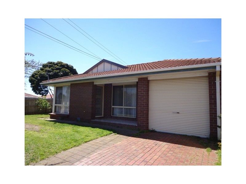16 WARREN ROAD, Mordialloc VIC 3195