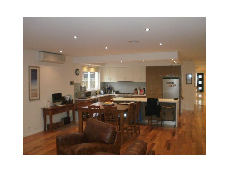 6 KERSHAW STREET, Parkdale VIC 3195