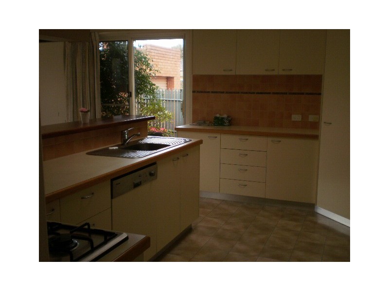 9 LAWRENCE AVENUE, Aspendale VIC 3195