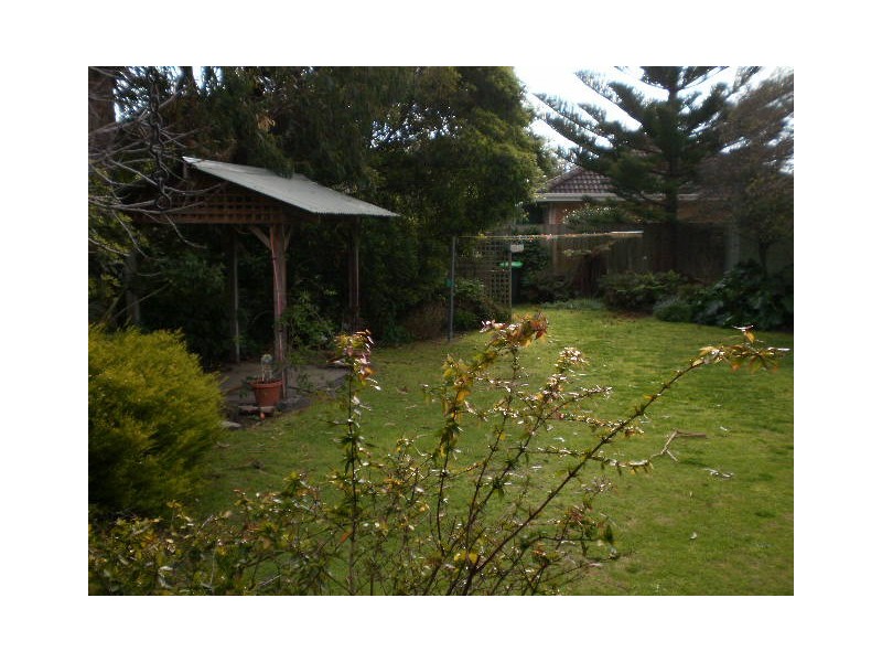 9 LAWRENCE AVENUE, Aspendale VIC 3195