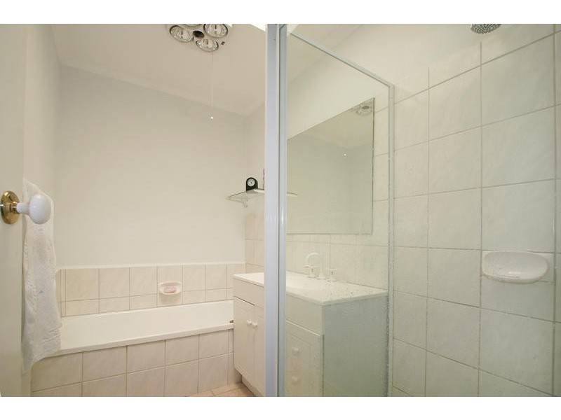 2/4 MONTGOMERY STREET, Mordialloc VIC 3195