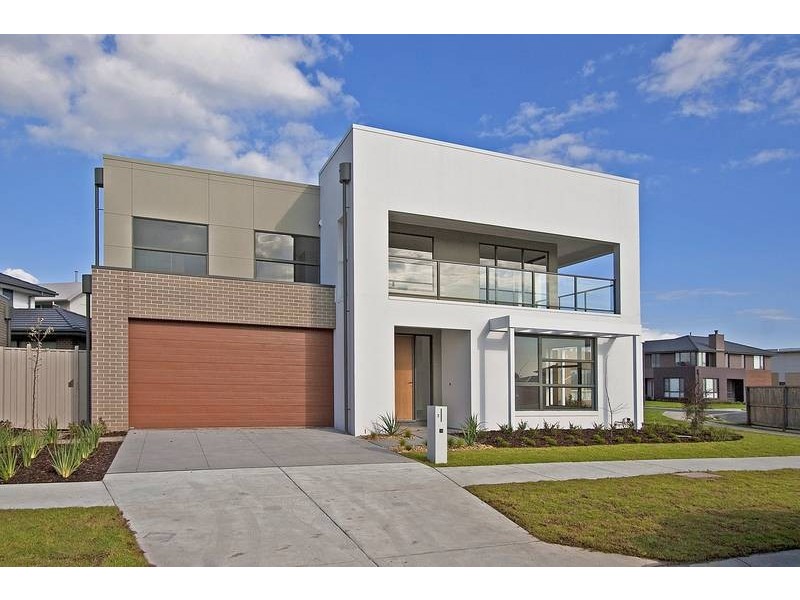 2 JUBILEE BLVD, Waterways VIC 3195