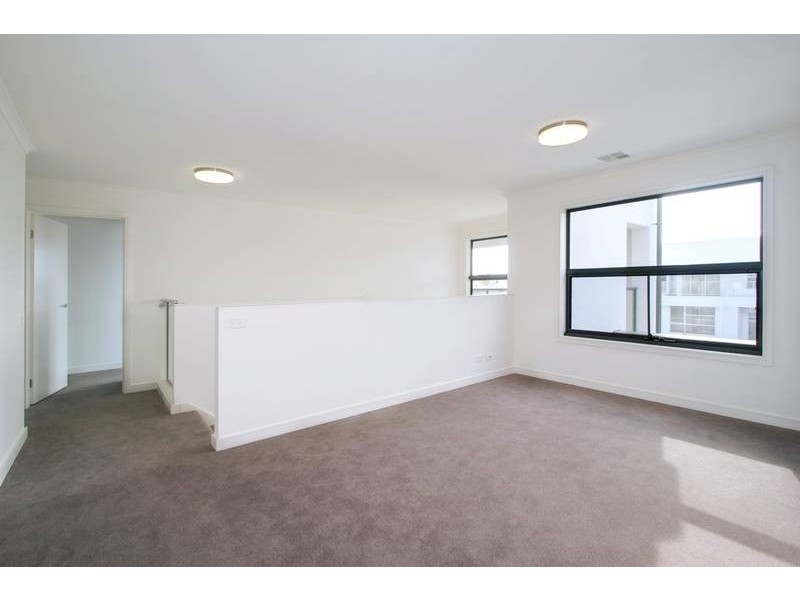 2 JUBILEE BLVD, Waterways VIC 3195