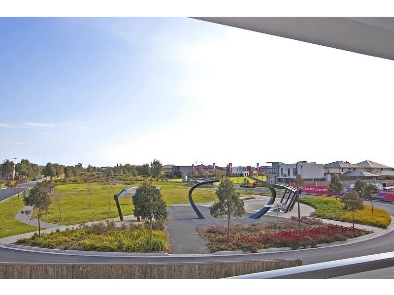 2 JUBILEE BLVD, Waterways VIC 3195