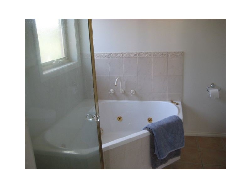 4/9 ROYAL PARADE, Parkdale VIC 3195