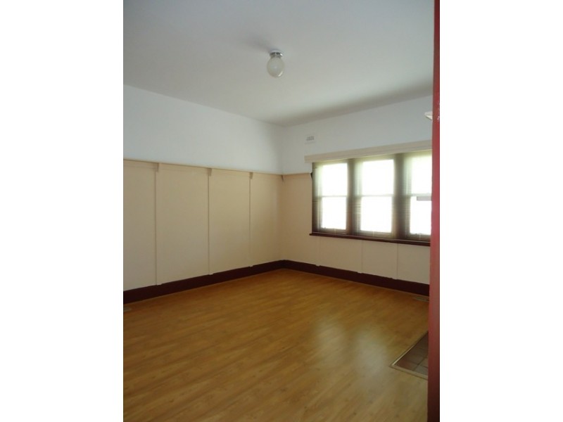 15 Eveline Avenue, Parkdale VIC 3195