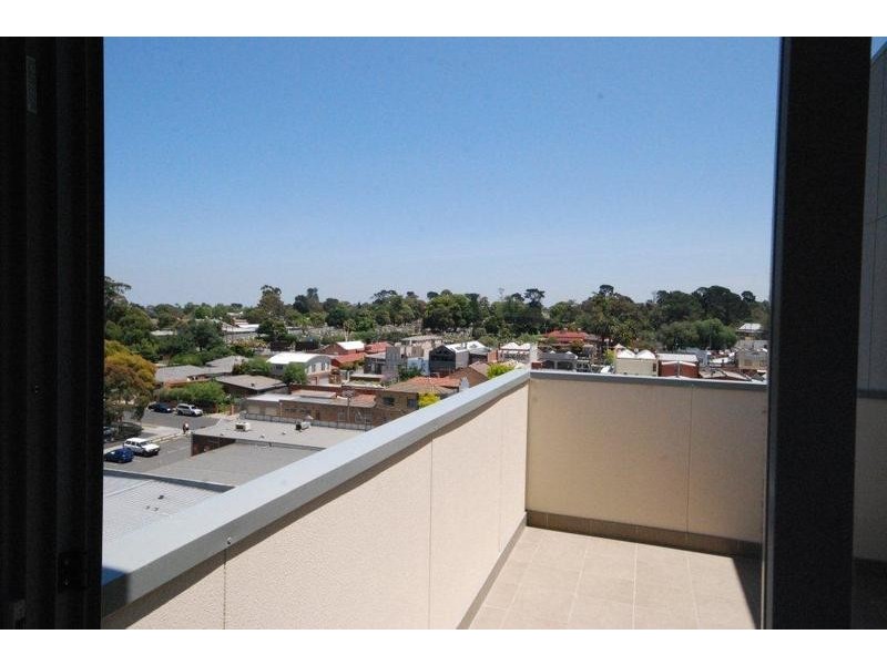 602/37-39 STATION ROAD, Cheltenham VIC 3192