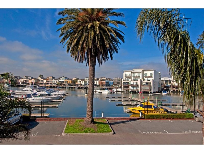 114 NORTHSHORE DRIVE, Patterson Lakes VIC 3197