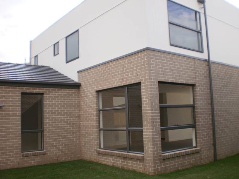 18 ASHBERG DRIVE, Waterways VIC 3195