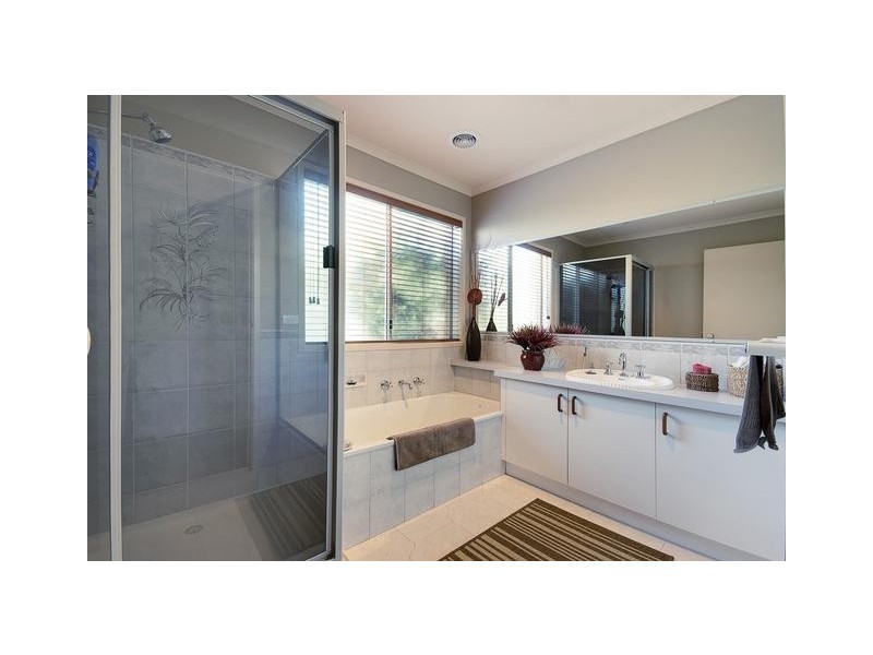 53 NURTEN PARADE, Aspendale Gardens VIC 3195