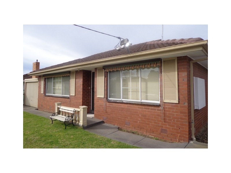1/4 FIFTH STREET, Parkdale VIC 3195