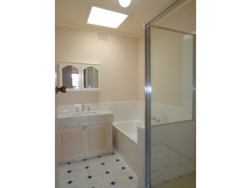 1/4 FIFTH STREET, Parkdale VIC 3195