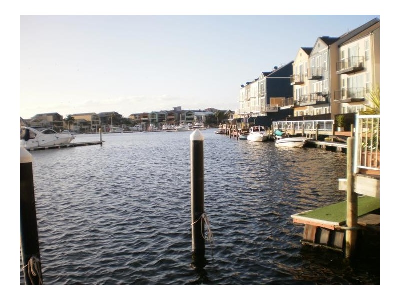 44 SCARBOROUGH DRIVE, Patterson Lakes VIC 3197