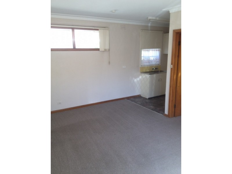 2/5 RENNISON STREET, Parkdale VIC 3195