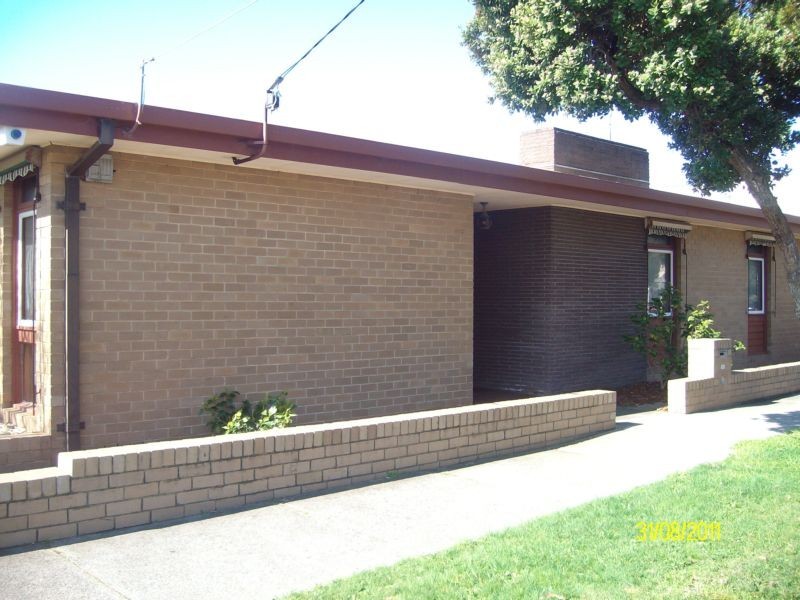 2 DALMOR STREET, Parkdale VIC 3195