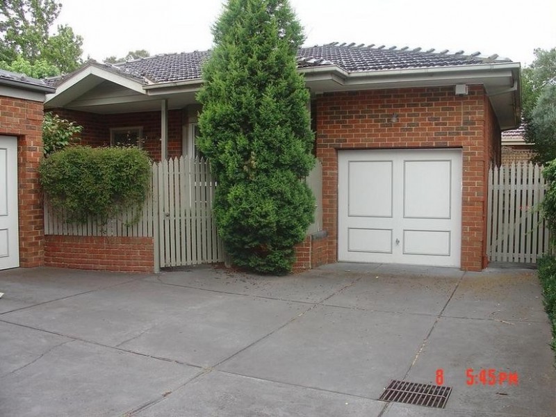 2/17 ROBINSON STREET, Brighton East VIC 3187