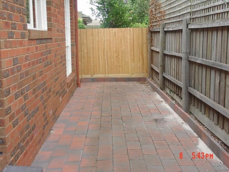 2/17 ROBINSON STREET, Brighton East VIC 3187