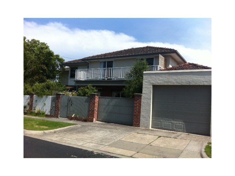 4 WAKOOL AVENUE, Mentone VIC 3194