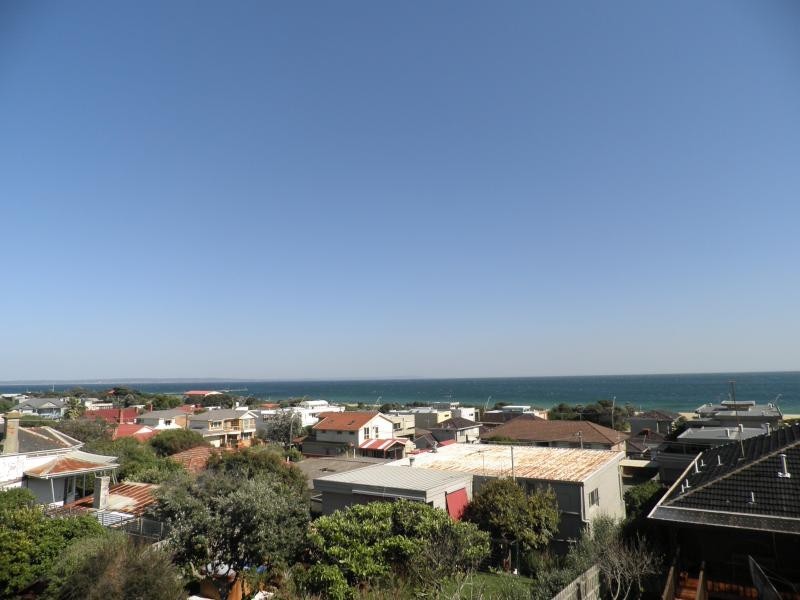 8/18 JOHN STREET, Mordialloc VIC 3195