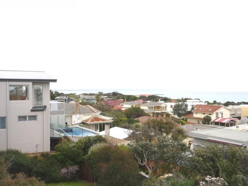 8/18 JOHN STREET, Mordialloc VIC 3195