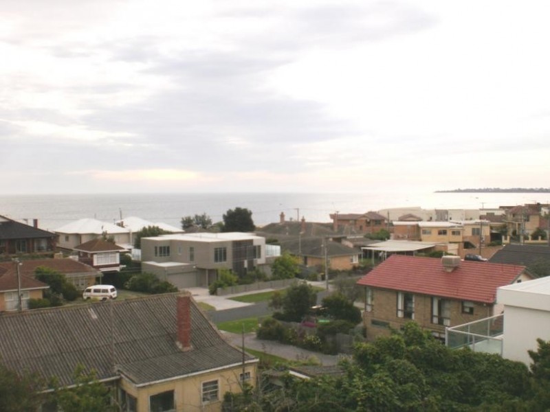 8/18 JOHN STREET, Mordialloc VIC 3195