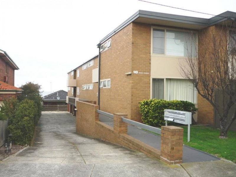 8/18 JOHN STREET, Mordialloc VIC 3195