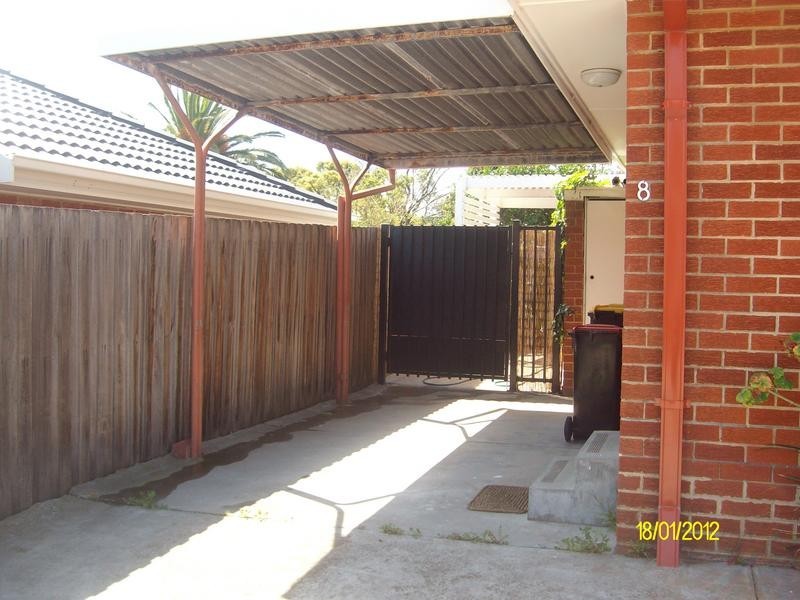 8/13 BARKLY STREET, Mordialloc VIC 3195