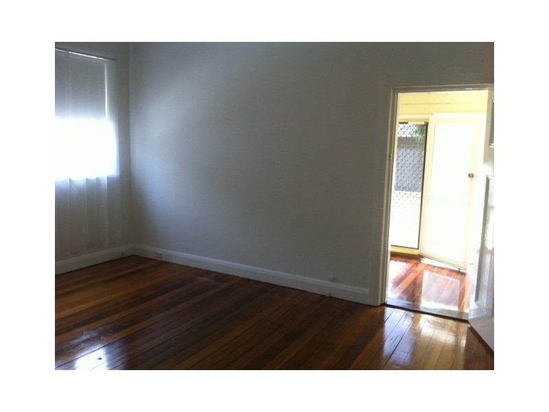 215 NEPEAN HIGHWAY, Mentone VIC 3194