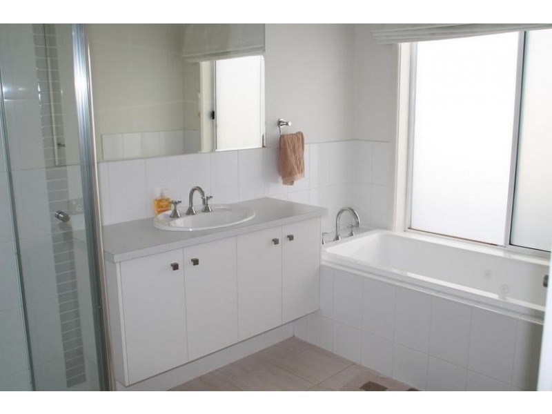 6 MADISSON CRESCENT, Carrum Downs VIC 3201