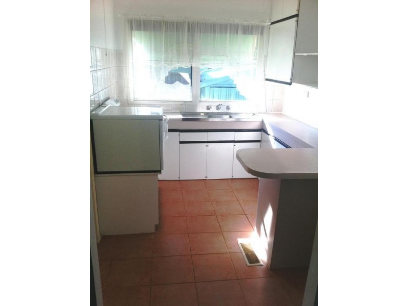 33 MORETON STREET, Frankston North VIC 3200