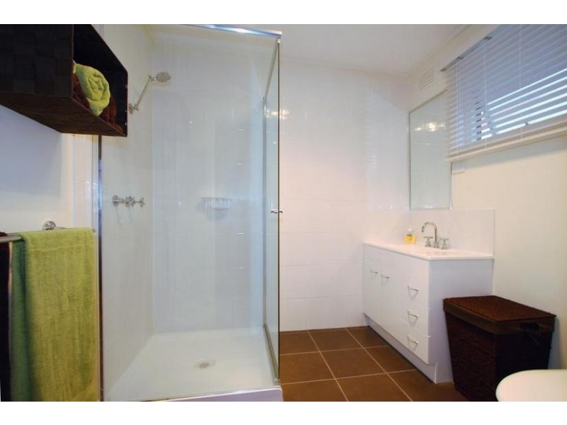 3/2 Woods Avenue, Mordialloc VIC 3195