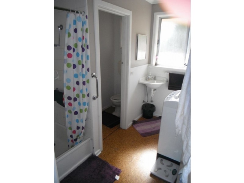 1/2 GLENOLA ROAD, Chelsea VIC 3196