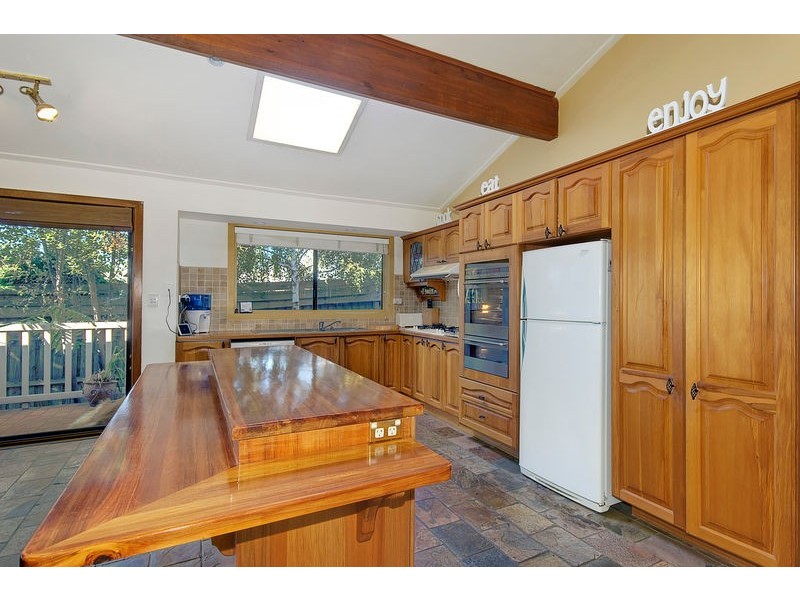 16 Thomas Street, Mordialloc VIC 3195