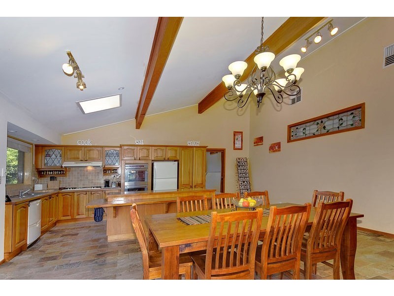 16 Thomas Street, Mordialloc VIC 3195